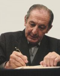 El escritor y poeta Eduardo Lizalde, fue galardonado con el Premio