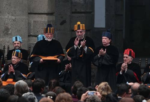 Jaime Labastida, director de la AML, recibe doctorado honoris causa, junto con Eduardo Matos Moctezuma y Víctor García de la Concha